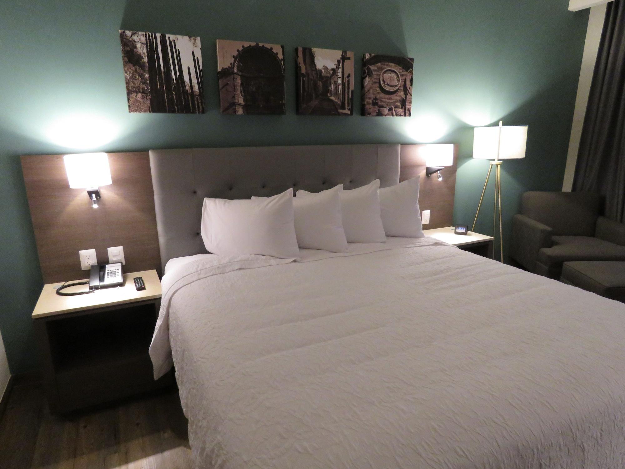 Hampton Inn By Hilton Celaya Celaya  Esterno foto