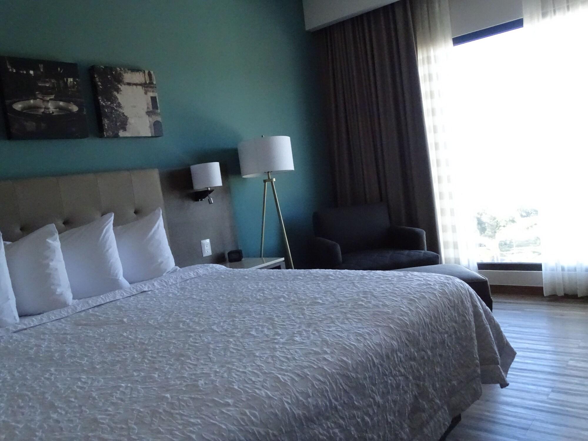 Hampton Inn By Hilton Celaya Celaya  Esterno foto