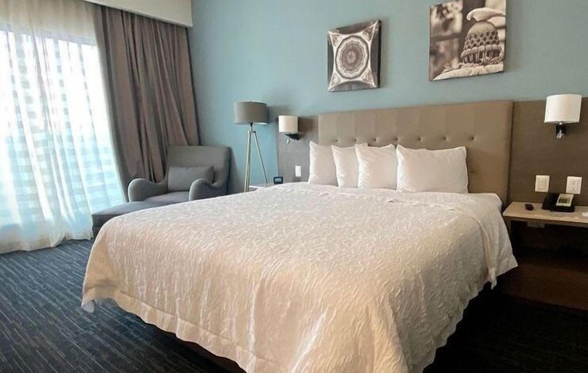 Hampton Inn By Hilton Celaya Celaya  Esterno foto