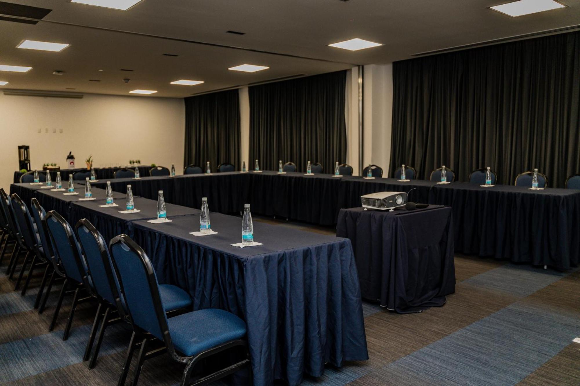 Hampton Inn By Hilton Celaya Celaya  Esterno foto