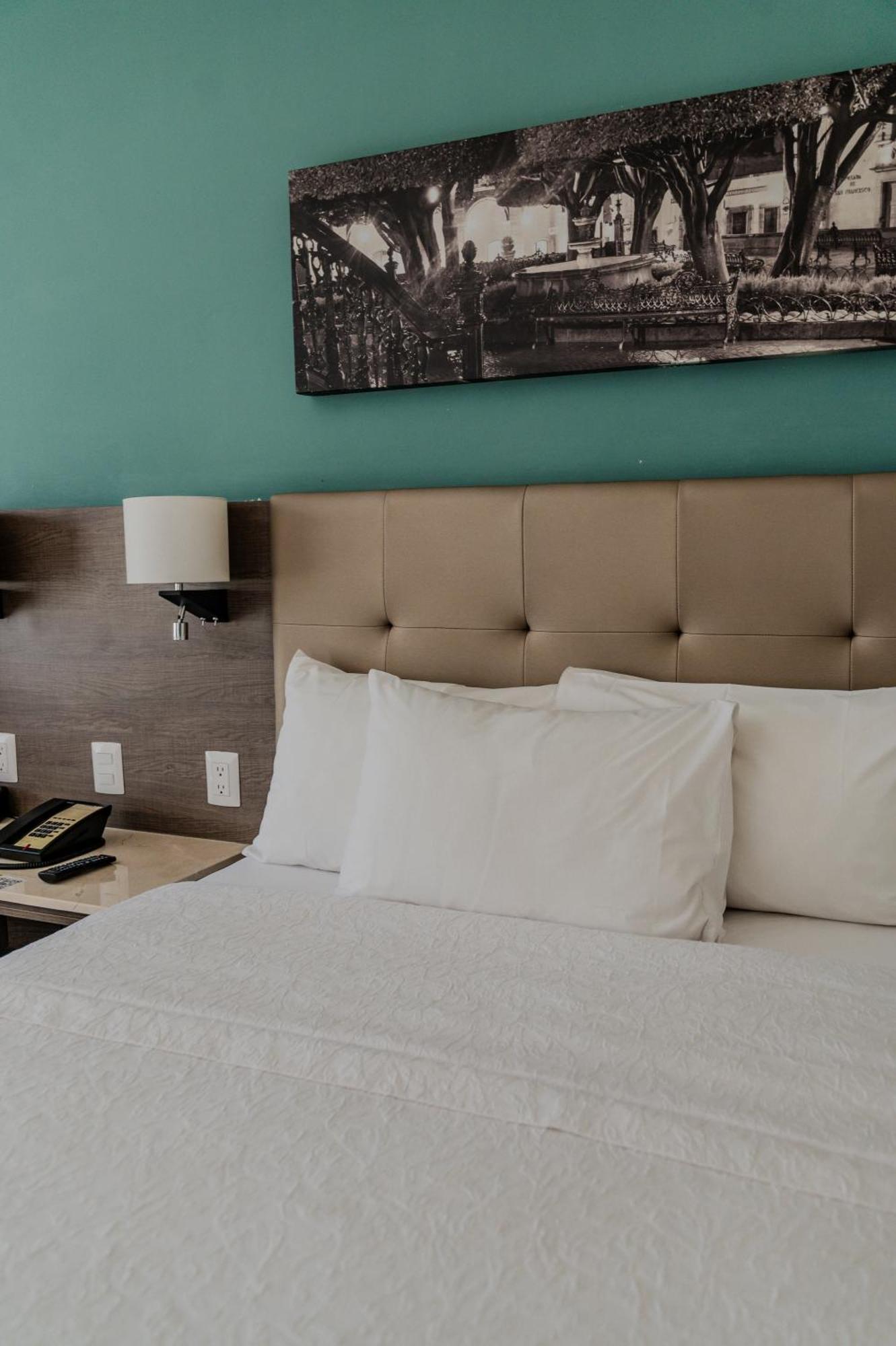 Hampton Inn By Hilton Celaya Celaya  Esterno foto
